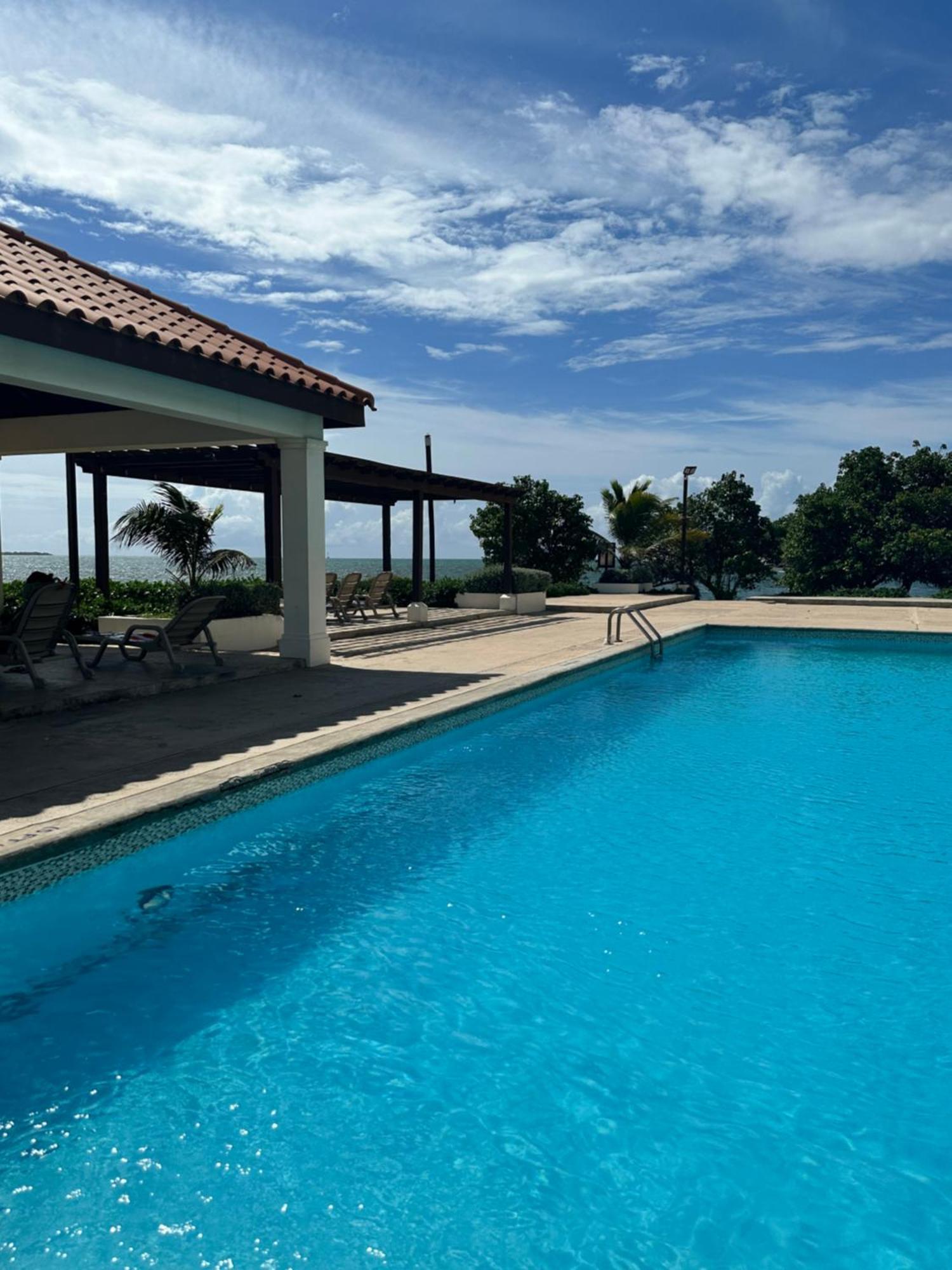 Bayfront Villa & Apartment Портмор Экстерьер фото