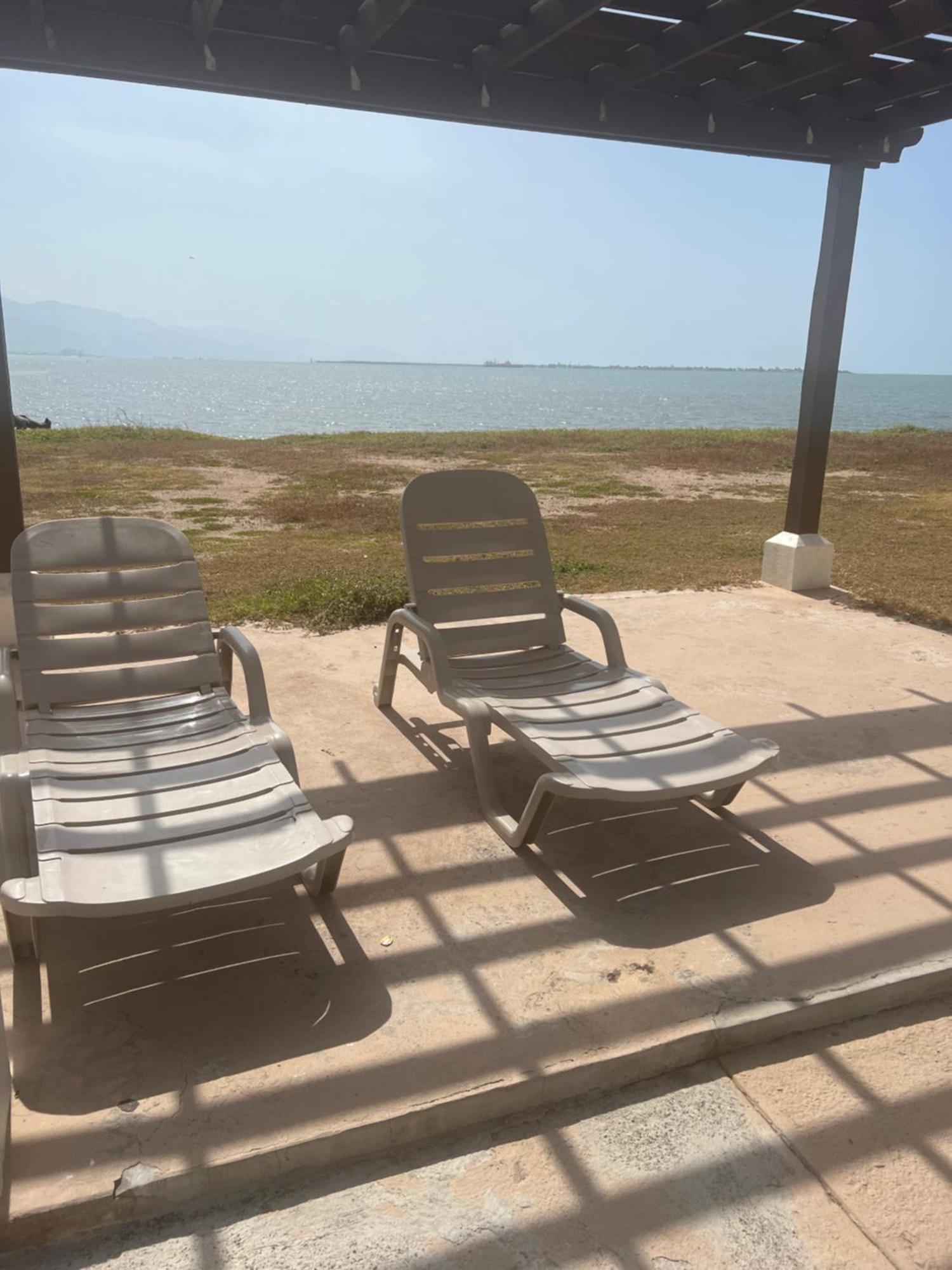 Bayfront Villa & Apartment Портмор Экстерьер фото